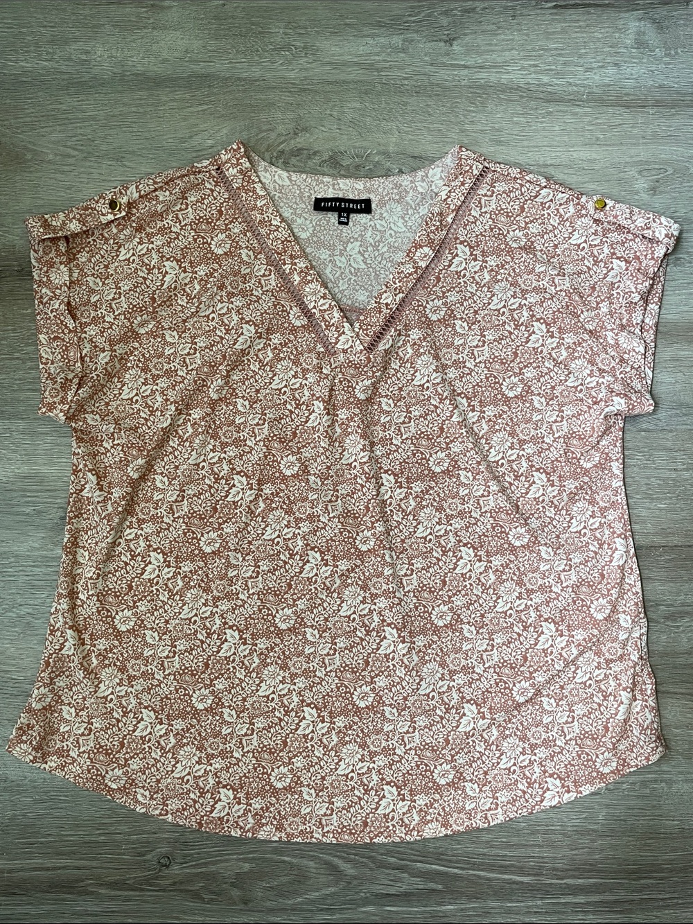 Fifty Street | leaf print top size 1X